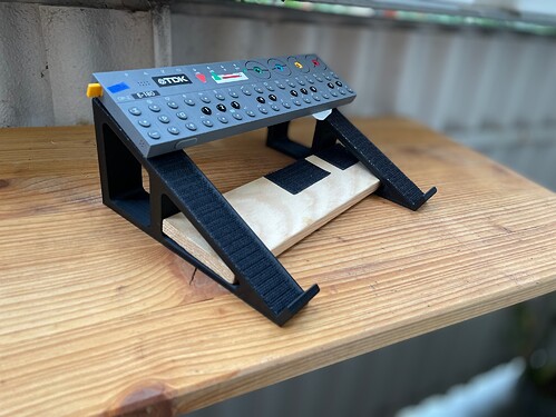 OP-1 velcro stand - 3